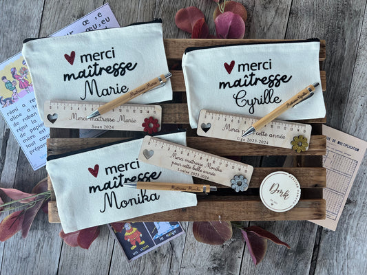 Trousse avec règle et stylo en bois