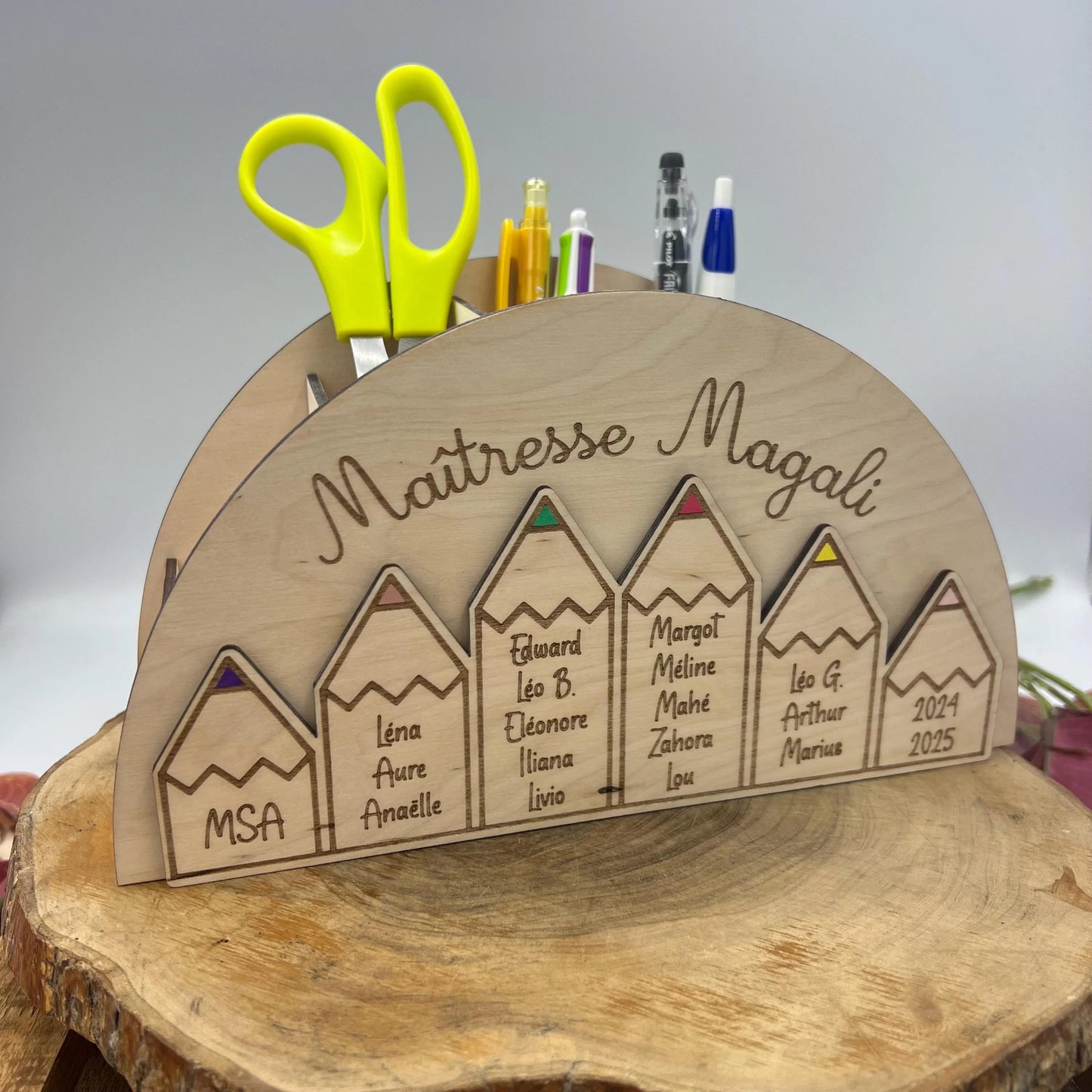 Pot à crayons en bois