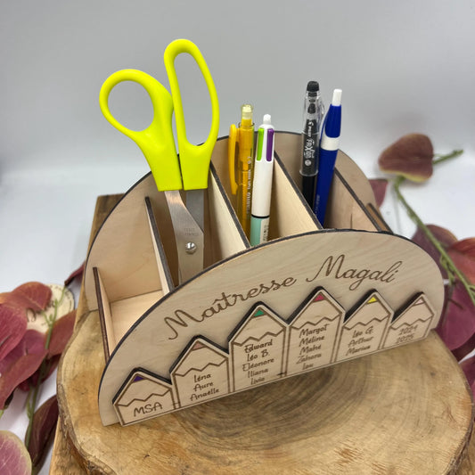 Pot à crayons en bois