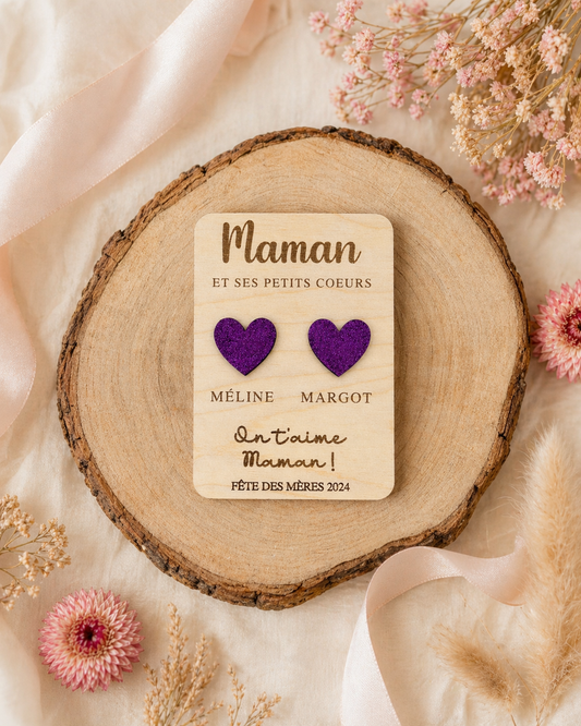 Carte en bois personnalisée Maman et ses petits cœurs