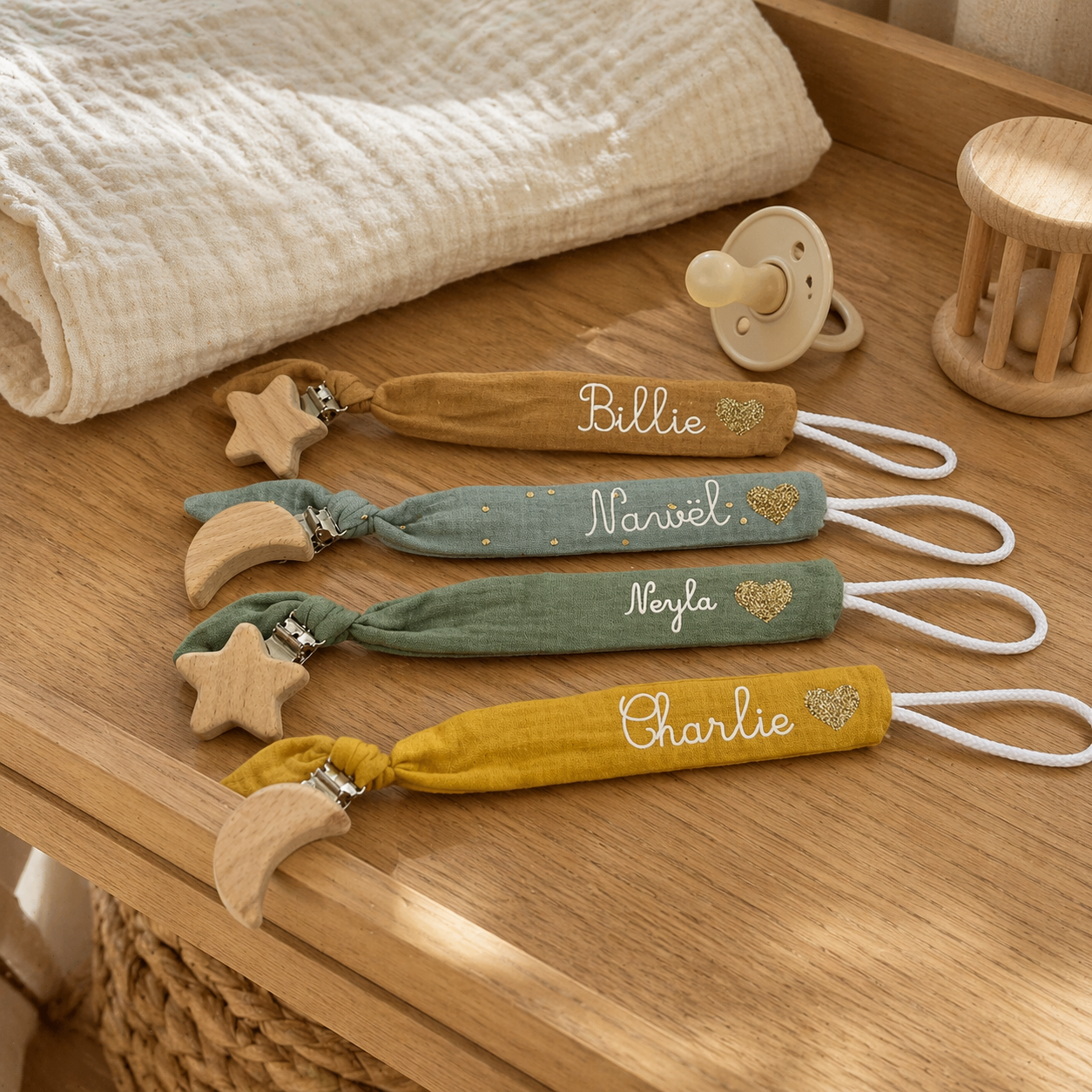 Attache tétine bébé personnalisée avec prénom et motif